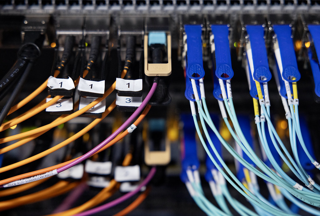 Baies de serveurs dans un datacenter